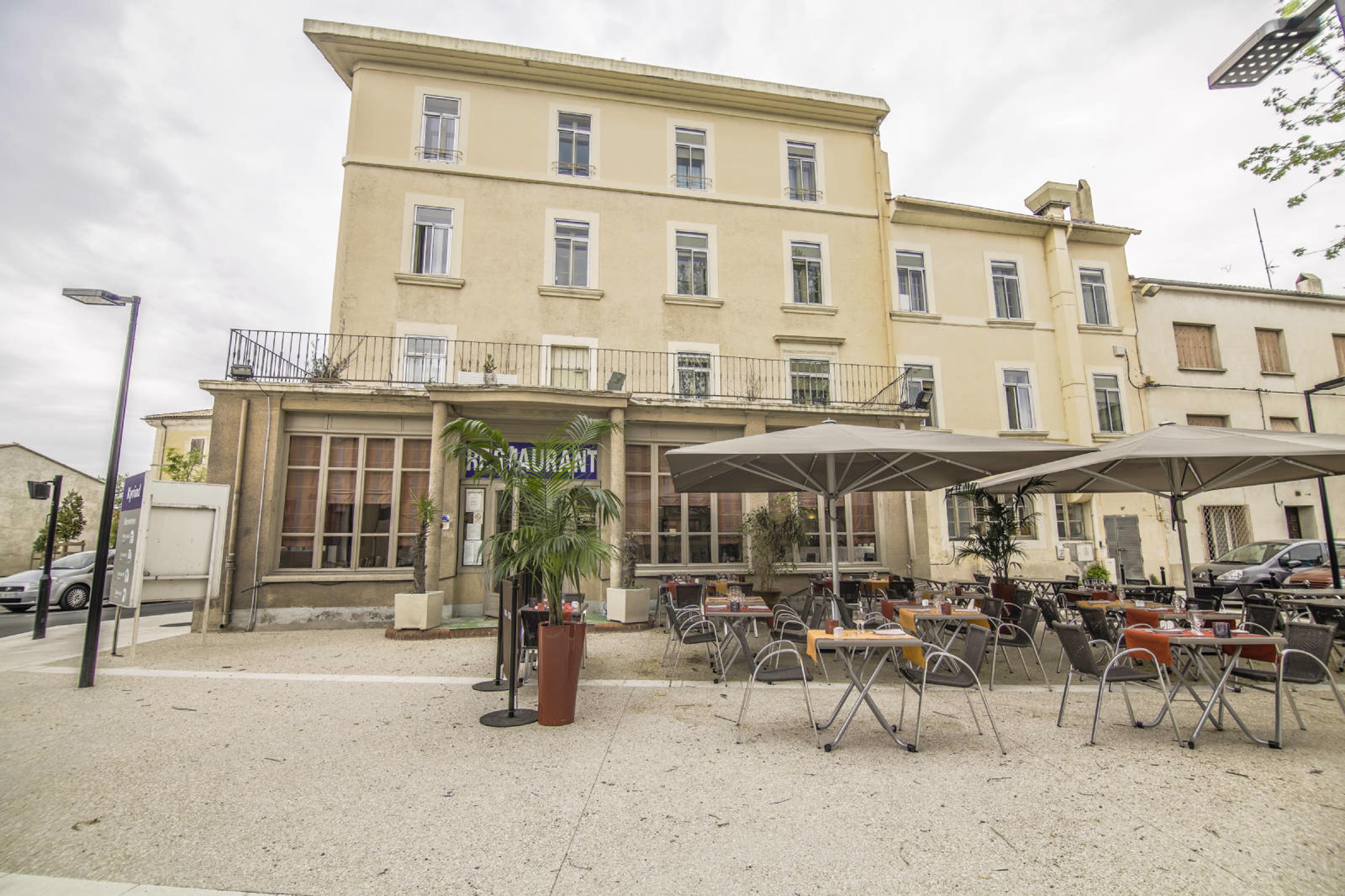 Kyriad Centre - & Restaurant & Bar - La Galerie D'art Des Princes - Provence Alpes Cote D'azur - France - Proche A7-a9 - Exit21- Chateauneuf-du-pape Avignon Bollene Nimes Orange (Vaucluse)